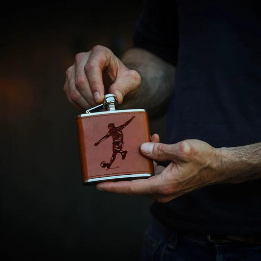 Heupfles Voetbal - Leer - Selbraehouse Scotland by MoodCompanyNL