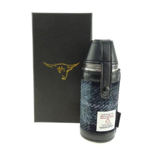 Jachtfles Grijs Zwart Geruit - 4 bekertjes - Harris Tweed - Glen Appin of Scotland by MoodCompanyNL