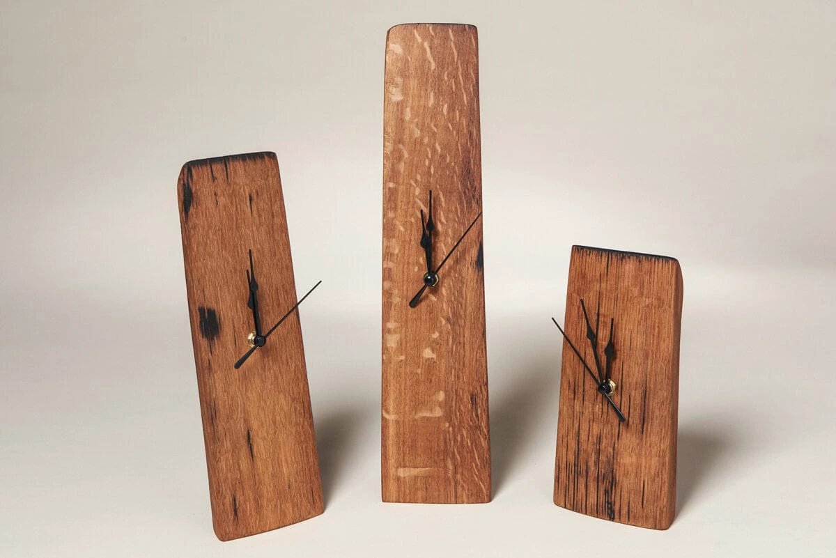 Klok small van oude whiskyvaten - circa 20 cm hoog - Handgemaakt - Darach Scotland by MoodCompanyNL