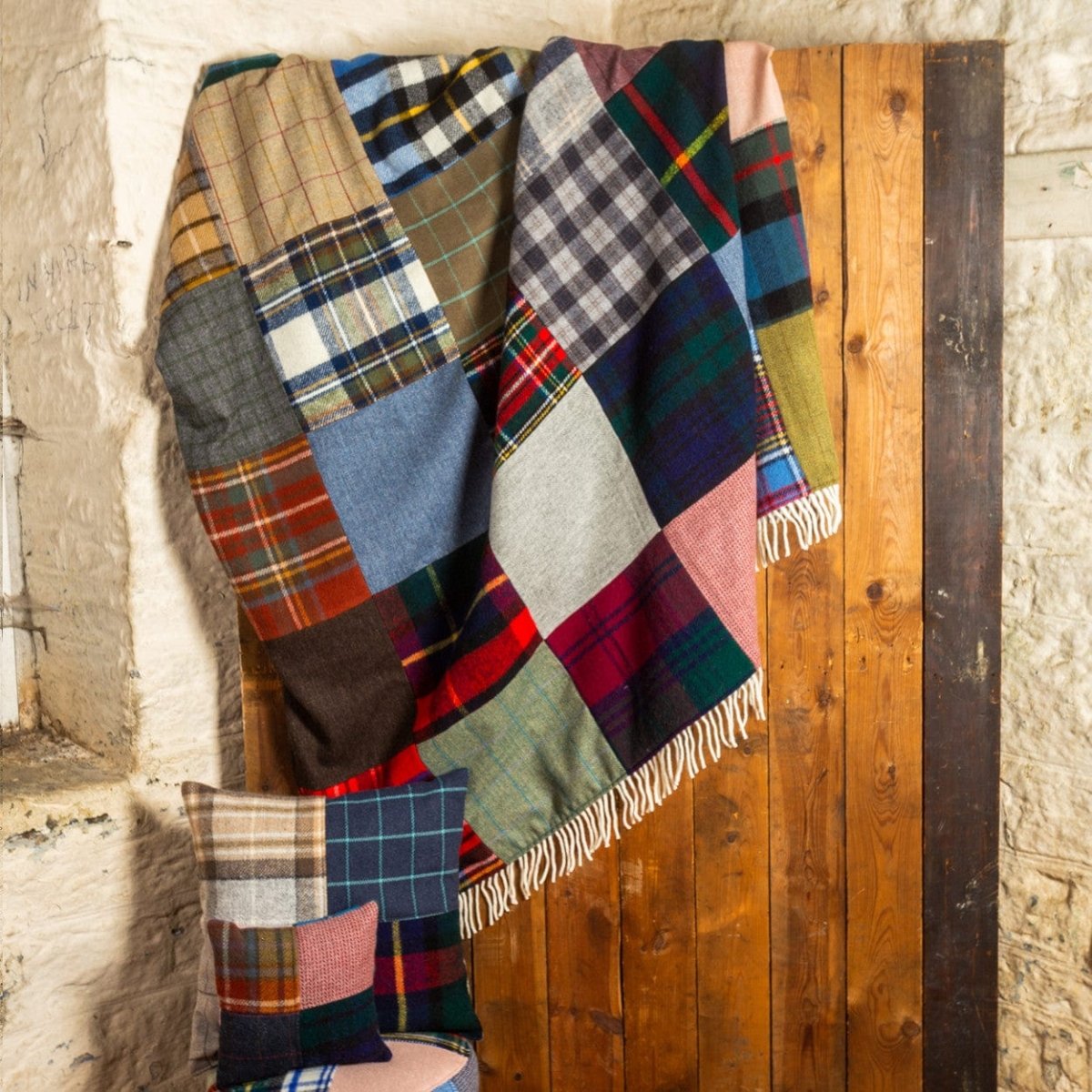 MoodCompanyNL - Patchwork plaid TARTAN TWEED - 180x220 - Uniek - Tweedmill UK - 5060067703882