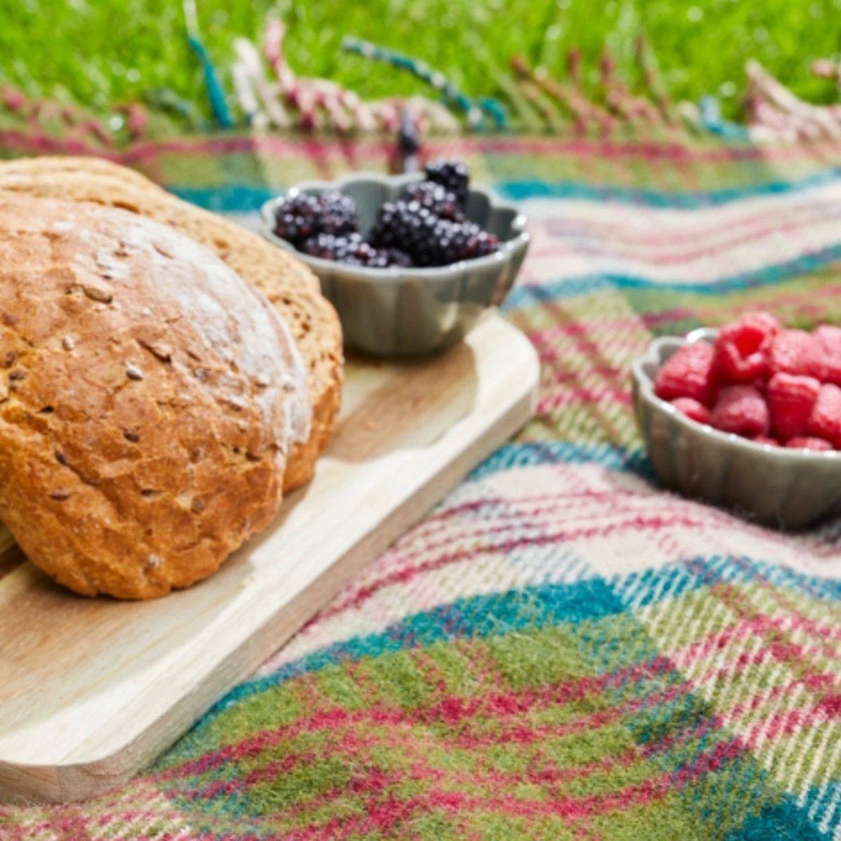 Picknickkleed Polo Tartan Distel - Wol - Leren Draagset - Waterdicht - 145x183cm - Tweedmill by MoodCompanyNL