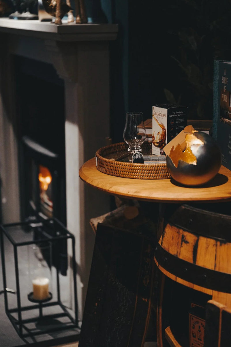 Mood Company - PRE ORDER Whisky Bar met deuren – Oude Whiskyvaten– Darach Scotland -