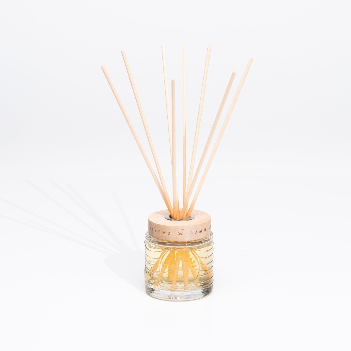 Mood Company - Reed Diffuser Lemongrass - Handgemaakt - 10 weken - Isle of Skye Candle Company -