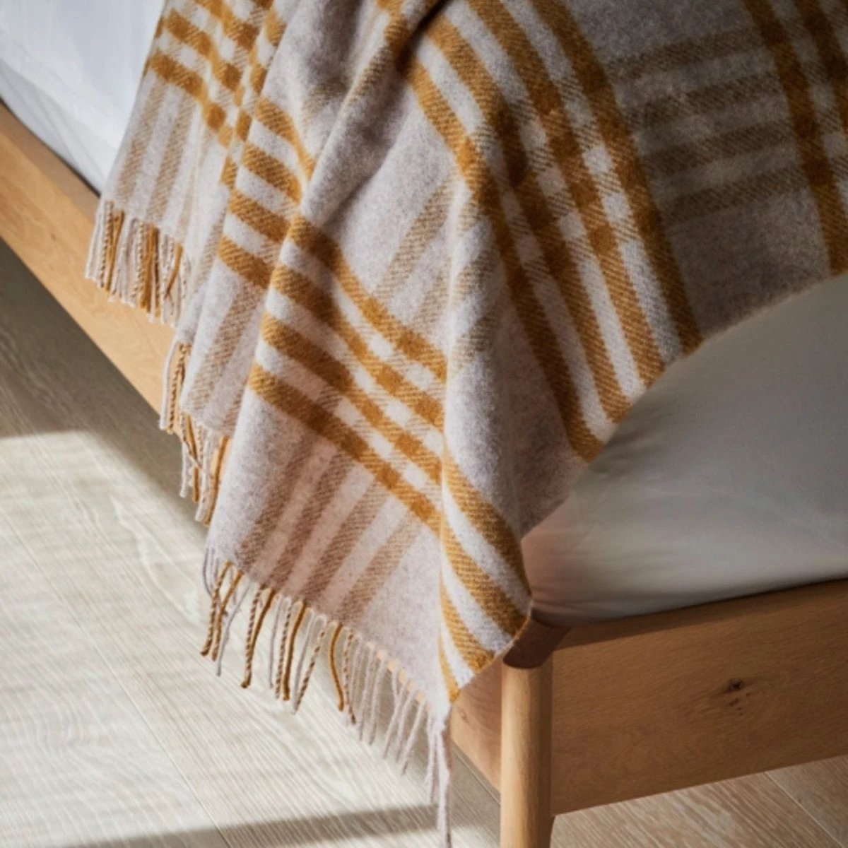 Sprei Grote Schotse Ruit Mosterdgeel (English Mustard) - 140x240 - Nieuw Wol - Tweedmill UK by MoodCompanyNL