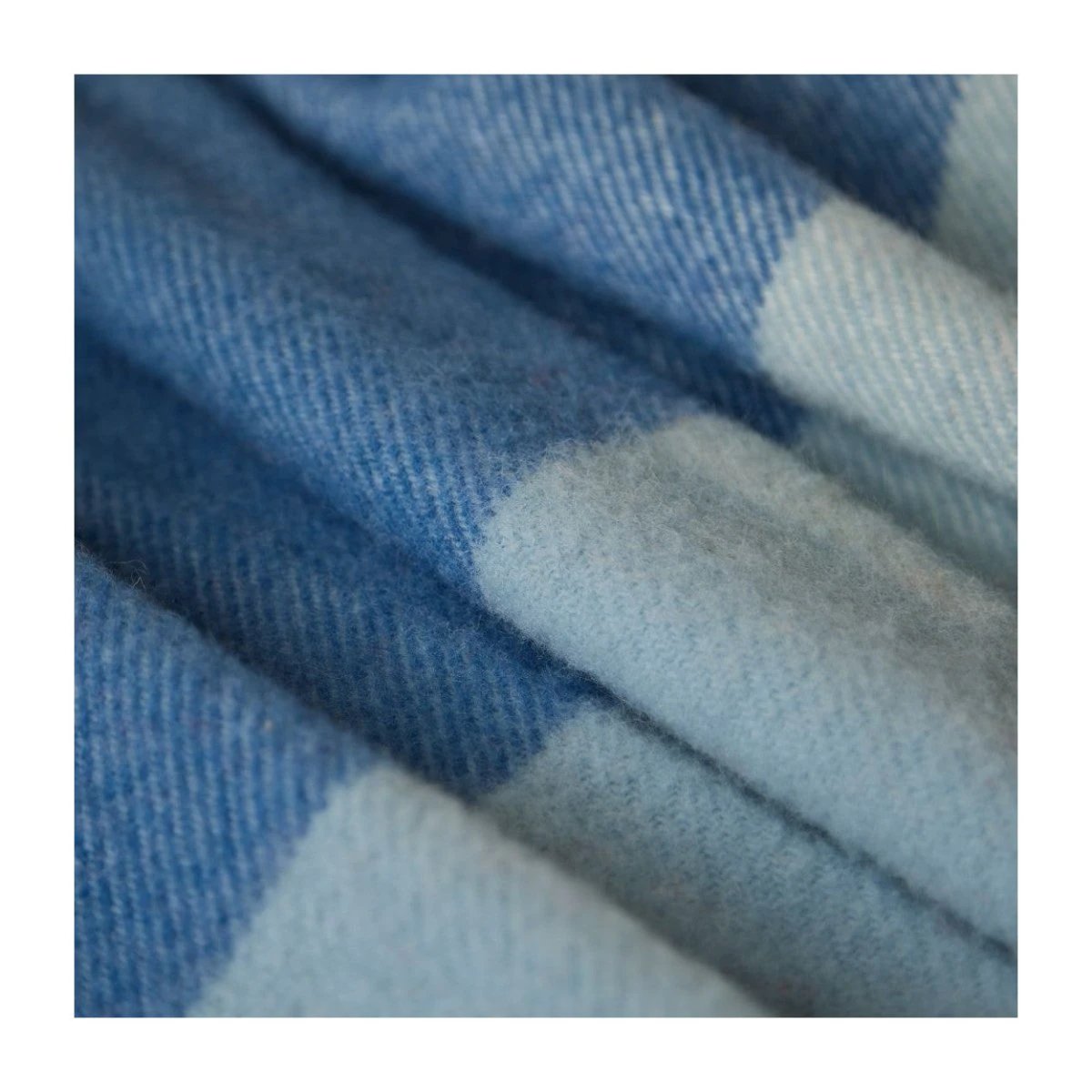 Sprei Paddock Check Blue Jay – Pure New Wool – 140x240 cm - Tweedmill by Mood Company