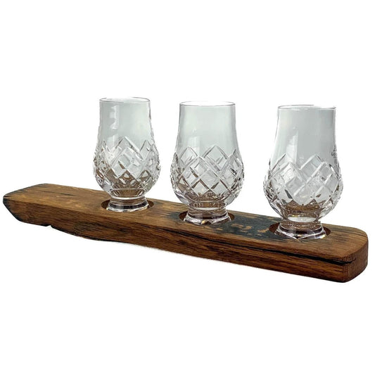Whiskyglashouder van oude whiskyvaten met 3 Glencairn Cut Whiskyglazen - Darach en Glencairn Crystal Scotland by MoodCompanyNL