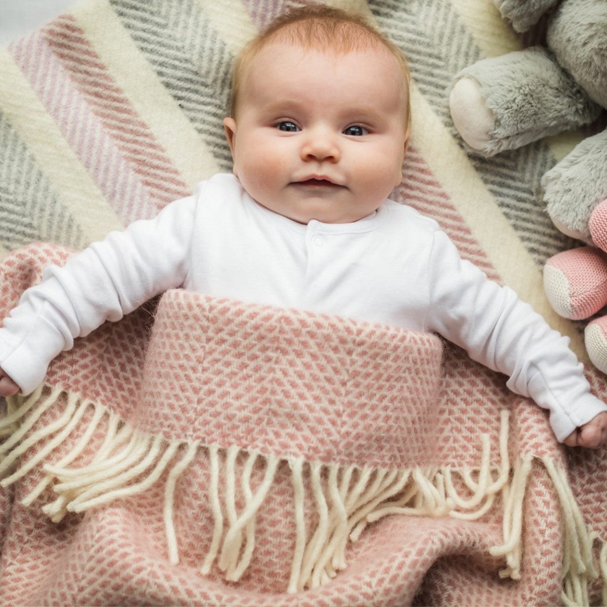 MoodCompanyNL - Babydekentje Oud Roze - 68x73 - Nieuw Wol - Tweedmill UK - 5060445896632