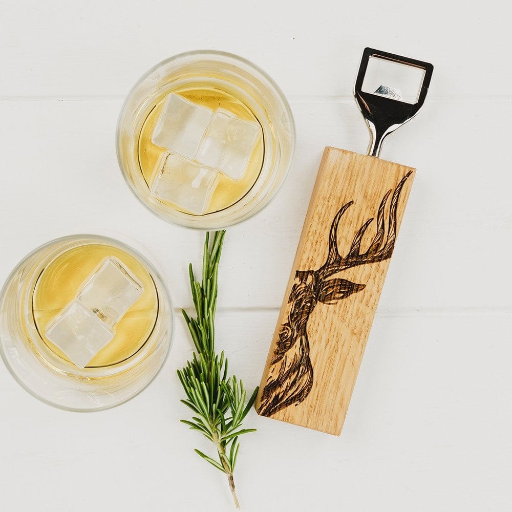 MoodCompanyNL - Flesopener Edelhert - Gegraveerd - Scottish Made - 5060426289804