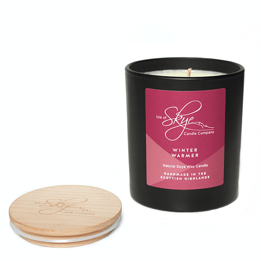 MoodCompanyNL - Geurkaars Winter Warmer Large - 45 uur - Sojawas - Isle of Skye Candle - 5060346380360