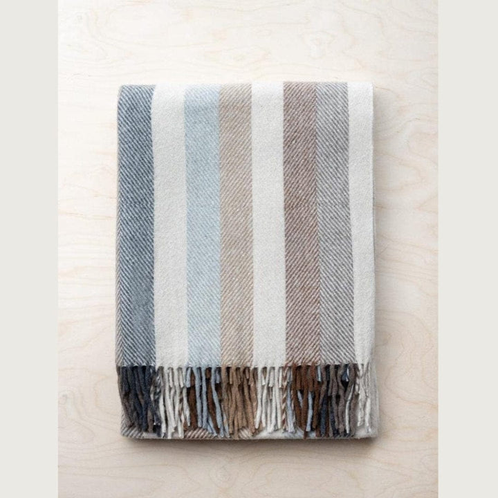 MoodCompanyNL - Kniedeken Gestreept Beige - Gerecycled Wol - 72x190 - TBCo Scotland - 5055603539414