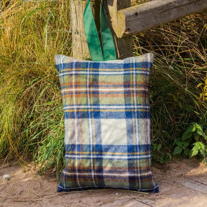 Mood_Company Kniekussen Tartan Blauw - Tweed - 51x36 - Tweedmill