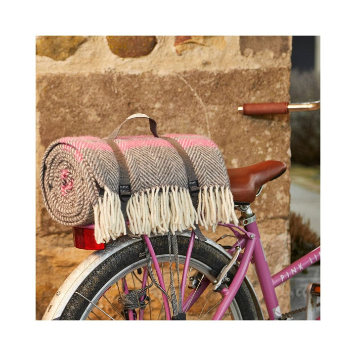 Mood_Company Picknickkleed Polo Visgraat Grijs met Roze strepen  - Wol - Waterdicht - 145x183cm - Tweedmill