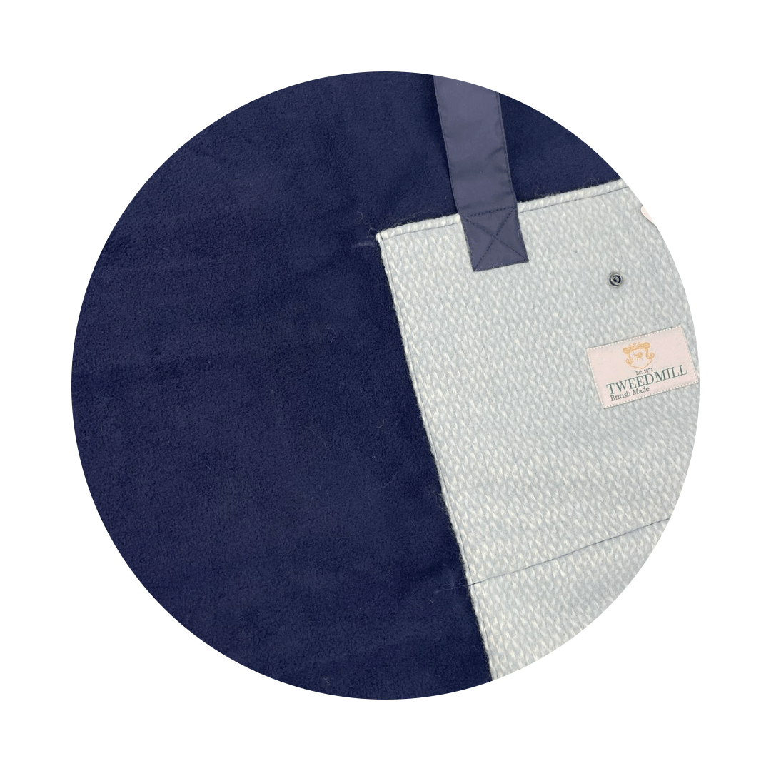 MoodCompanyNL - Picknickkleed Leisure Lichtblauw - Fleece - Waterdicht - 137x137cm - Tweedmill - 5060674575582