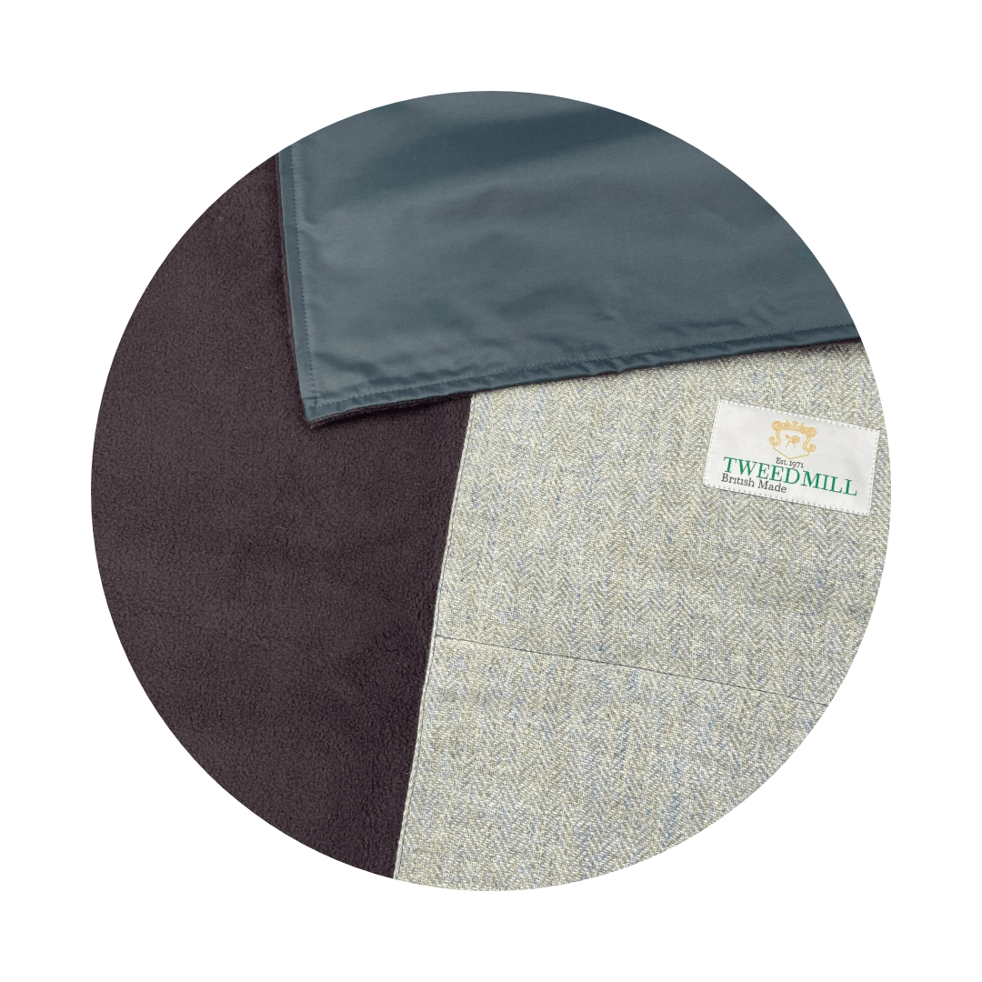 MoodCompanyNL - Picknickkleed Leisure Visgraat Grijs - Fleece - Waterdicht - 137x137cm - Tweedmill - 5060674575568