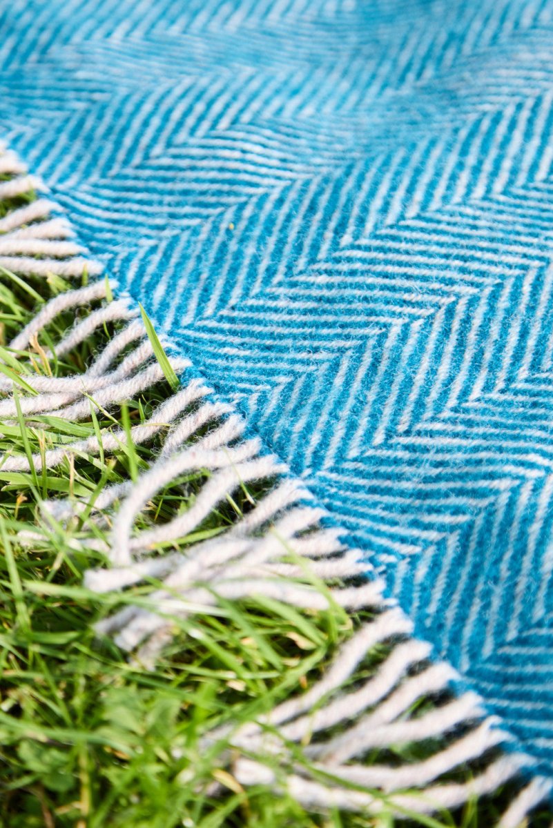 Mood Company - Picknickkleed Polo Teal and Hazel - Wol - Waterdicht - 150x183cm - Tweedmill - 5060958307120