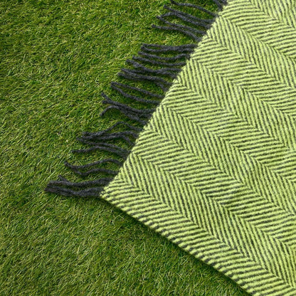 MoodCompanyNL - Picknickkleed Polo Visgraat Heldergroen met Donkergrijs - Wol - Waterdicht - 145x183cm - Tweedmill - 5060958302590