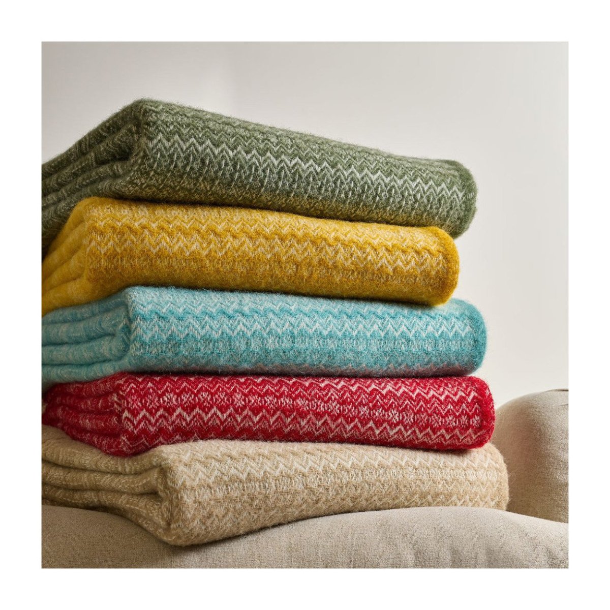 Mood Company - Plaid Fair Isle Rood - 150 x 200 - Nieuw Wol - Tweedmill UK - 5060958306291