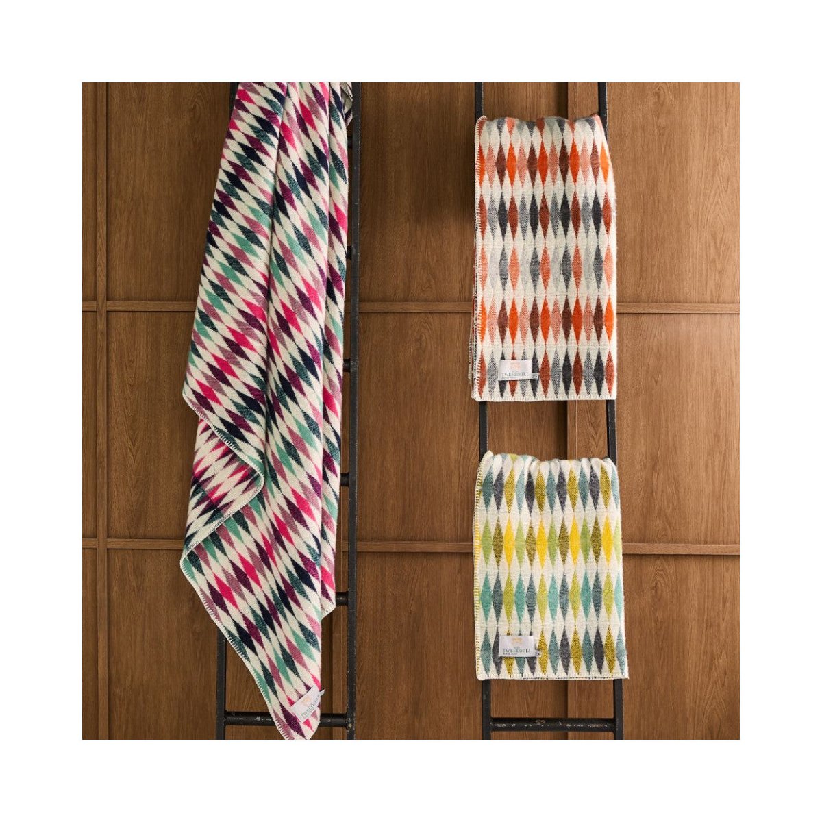 Mood Company - Plaid Harlequin Pumpkin Oranje met Festonsteek - 140x200 - Nieuw Wol - Tweedmill UK - 5060958308295