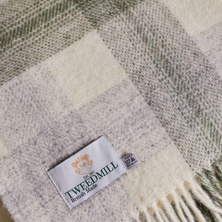 Mood Company - Plaid Meadow Olijfgroen - 150x183 - Nieuw Wol - Tweedmill UK - 5060958305140