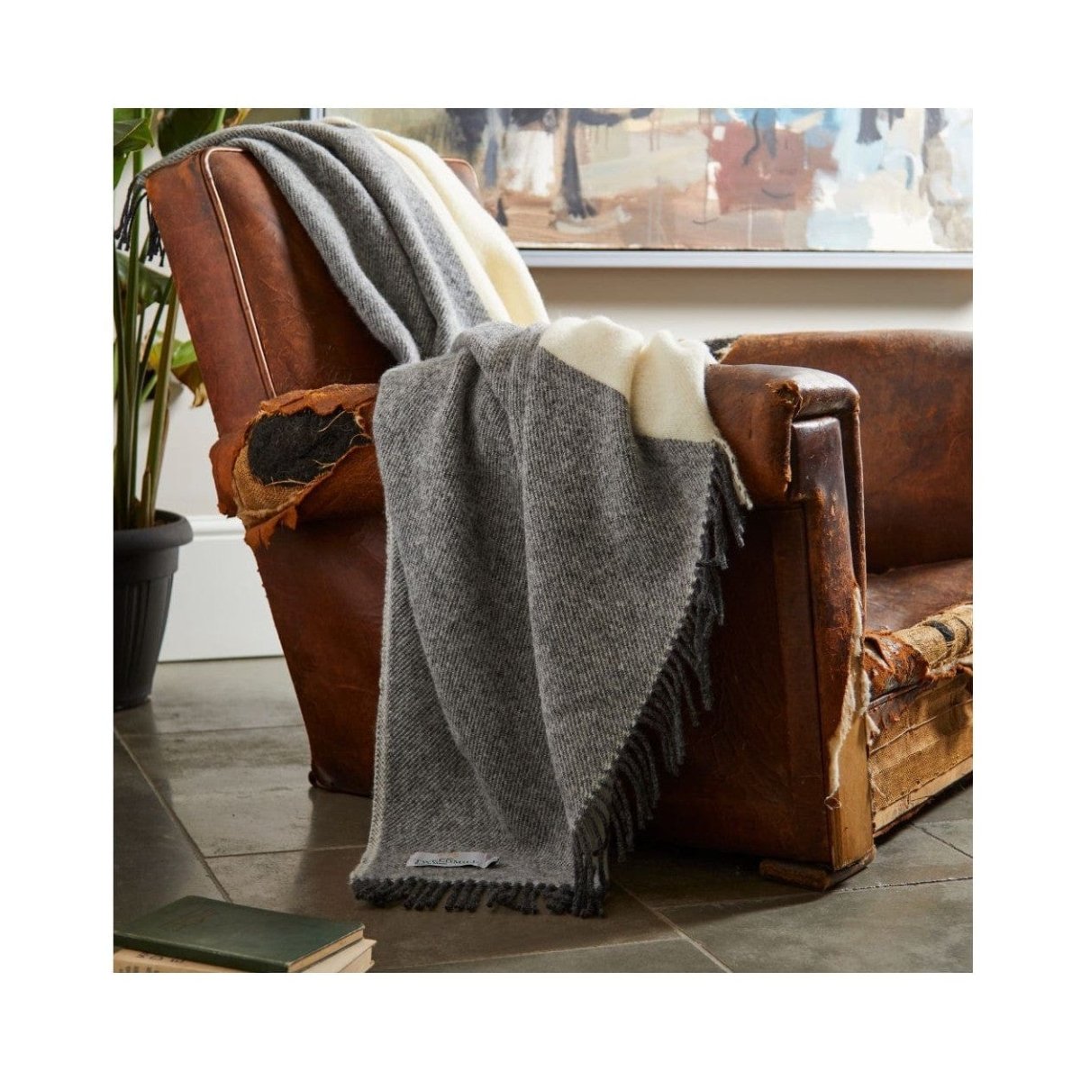 MoodCompanyNL - Plaid Moorland Donker Grijs Beige (Charcoal and Creame) - 150x183 - Nieuw Wol - Tweedmill UK - 5060958300886