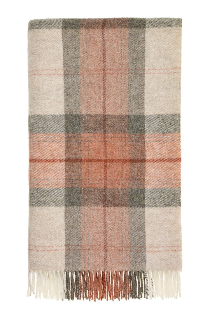 MoodCompanyNL - Plaid Skye Koraal Rood - Shetland Lamswol - 140x185 - Bronte by Moon Scotland - 6151206838851