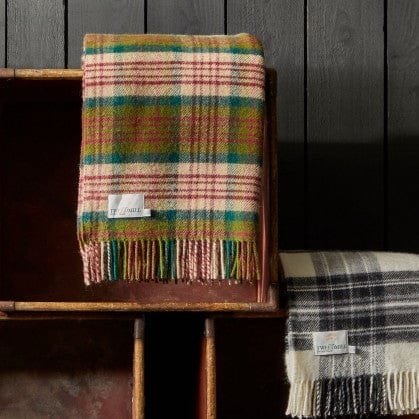 MoodCompanyNL - Plaid Tartan Distel - 150x183 - Nieuw Wol - Tweedmill UK - 5060958303511
