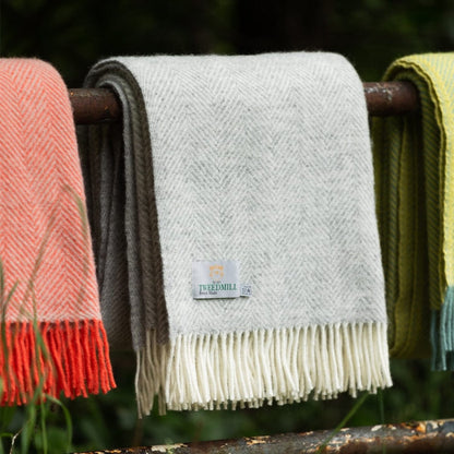 MoodCompanyNL - Plaid Visgraat Zilver Grijs - 150x183 - Nieuw Wol - Tweedmill UK - 5060067707248