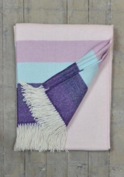 MoodCompanyNL - Plaid Zacht Blauw en Roze - 150x180 - Lamswol - TBCo Scotland - 5060067701437