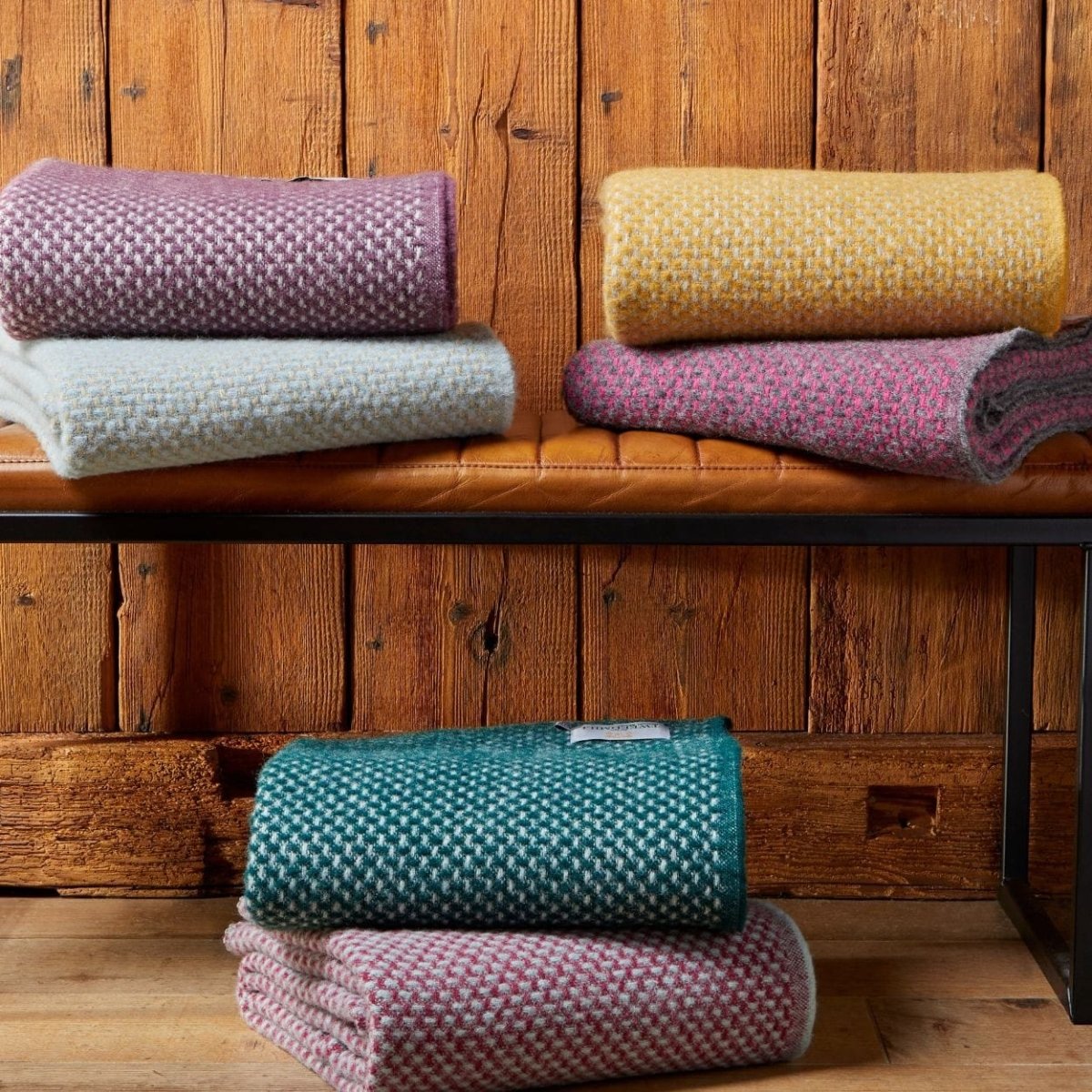 MoodCompanyNL - Plaid zonder franje Twill Roze met Oceaanblauw - 140x200 - Nieuw Wol - Tweedmill UK - 5060958302668