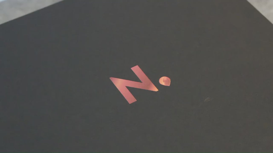 Porthole Decanter 700 ml – Luxury whiskey decanter made of charred American oak & glass