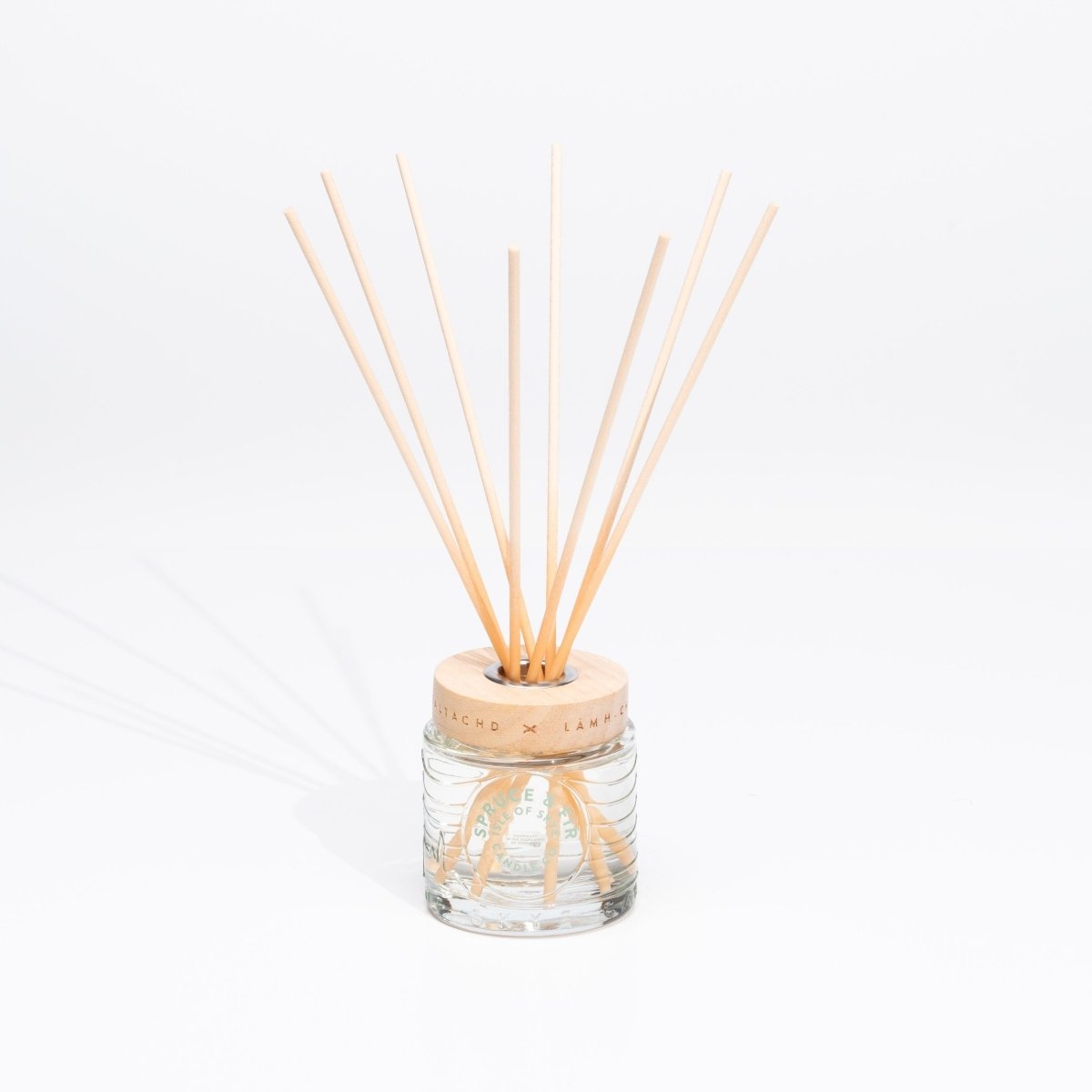 Mood Company - Reed Diffuser Spruce & Fir - Handgemaakt - 10 weken - Isle of Skye Candle Company - 