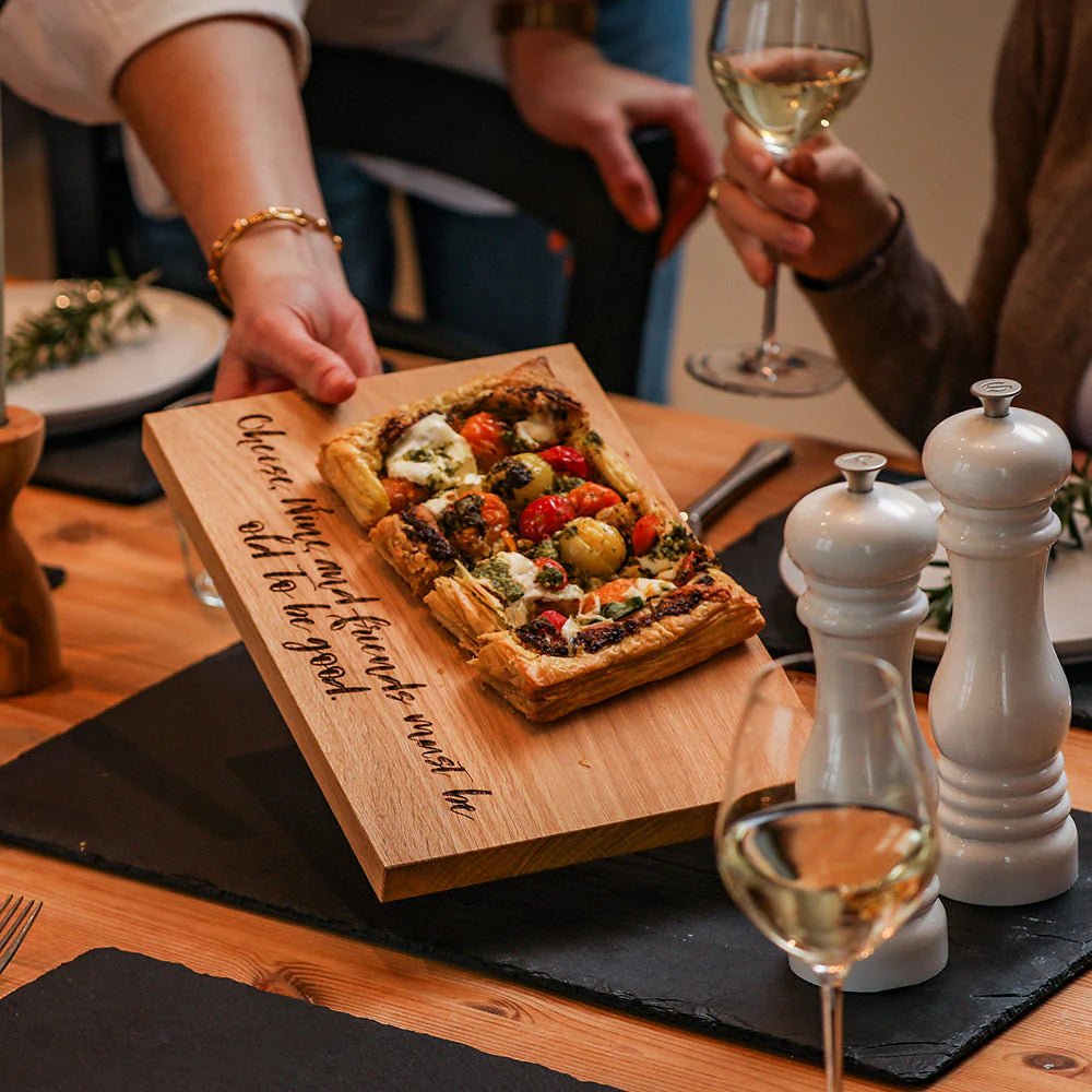 Mood Company - Serveerplank Cheese Wine and Friends - 30x20 - Schots Eikenhout - Scottish Made - 5060426288821