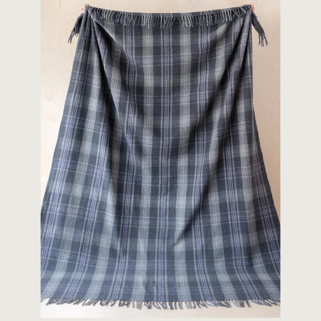 MoodCompanyNL - Sprei Tartan Persevere Flint Grey - 175x250 - Gerecycled Wol - TBCo Scotland - 5055603536819